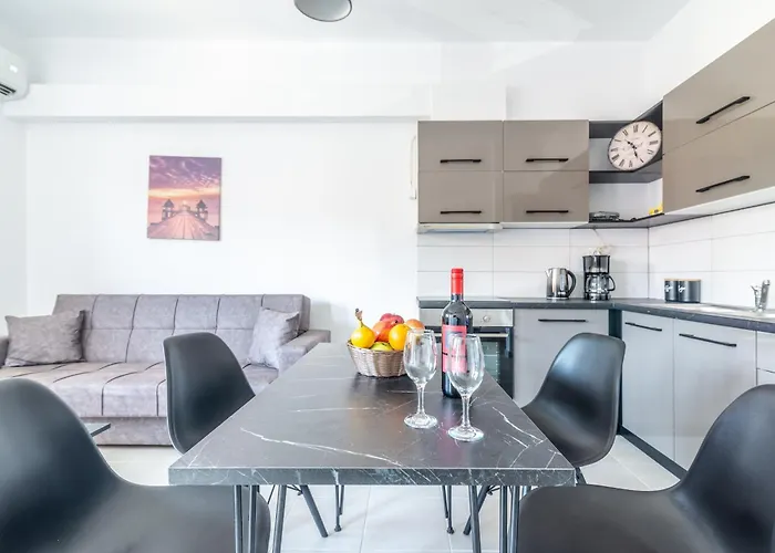 Modern Renovated Apt For Relax