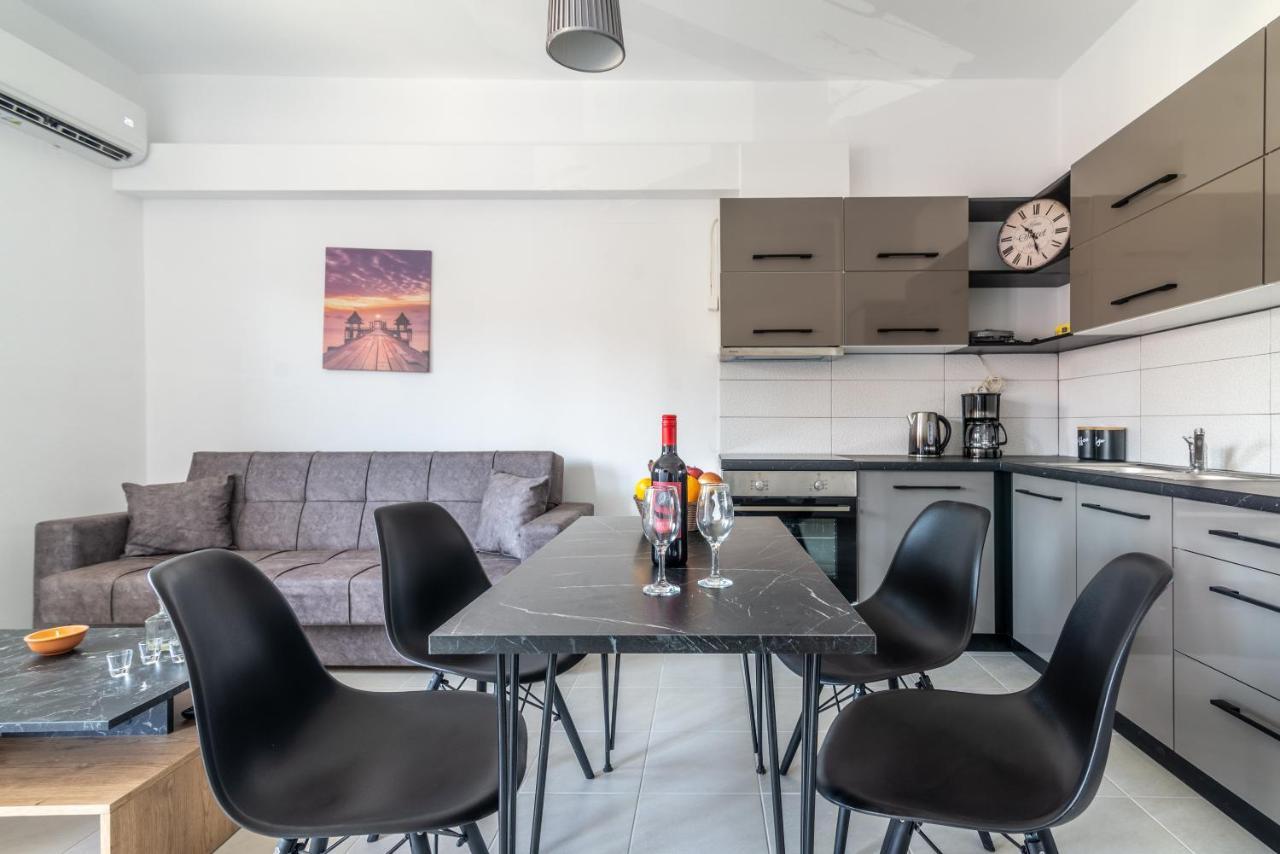 Modern Renovated For Relax דירה *